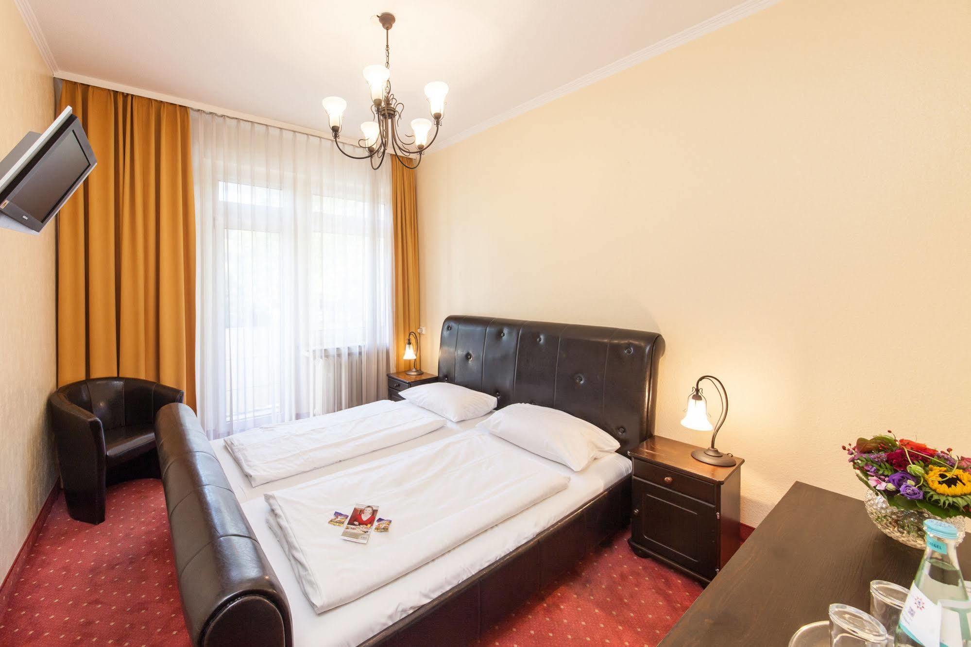 Hotel An Der Oper Duesseldorf Extérieur photo