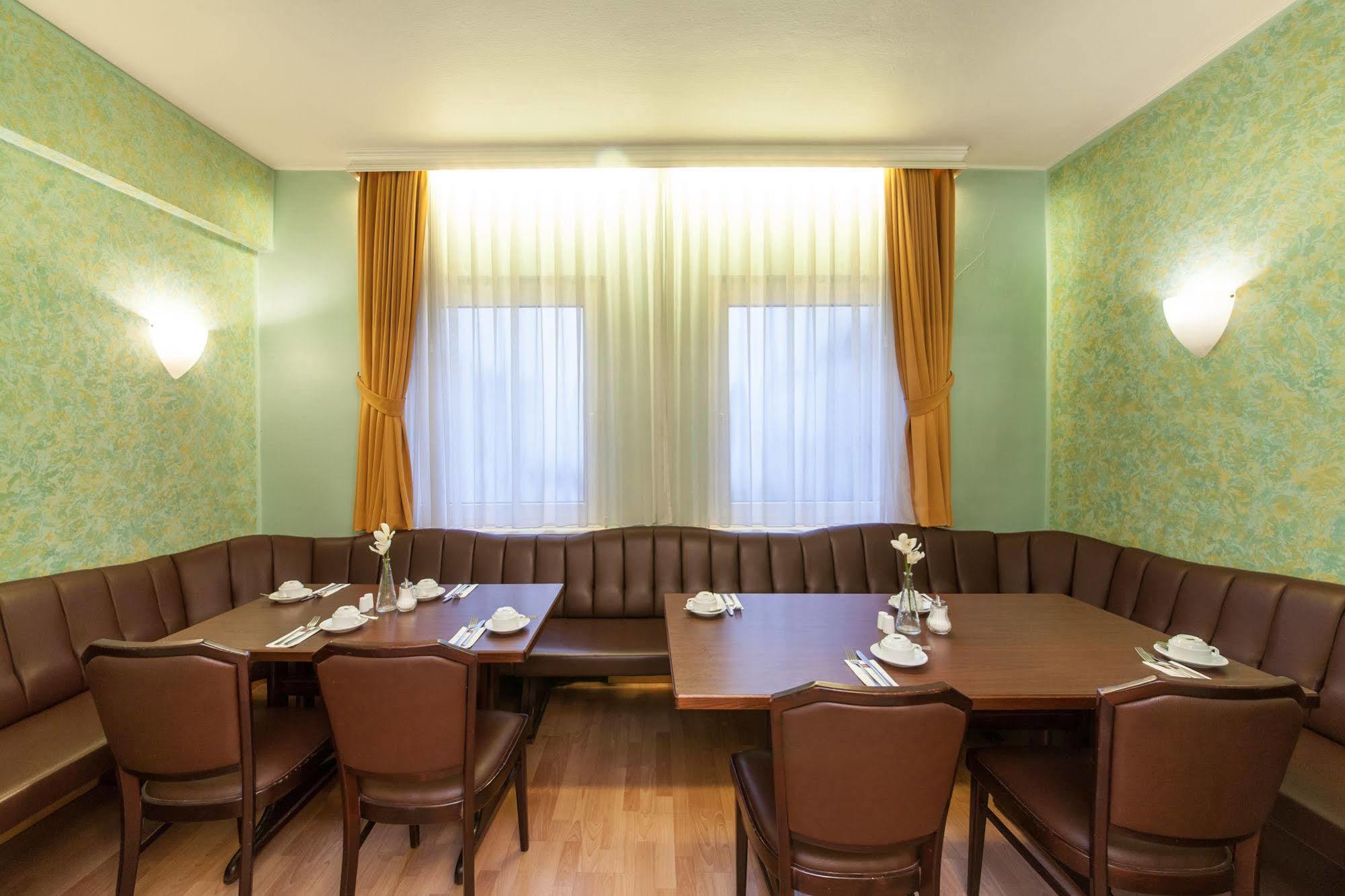 Hotel An Der Oper Duesseldorf Extérieur photo